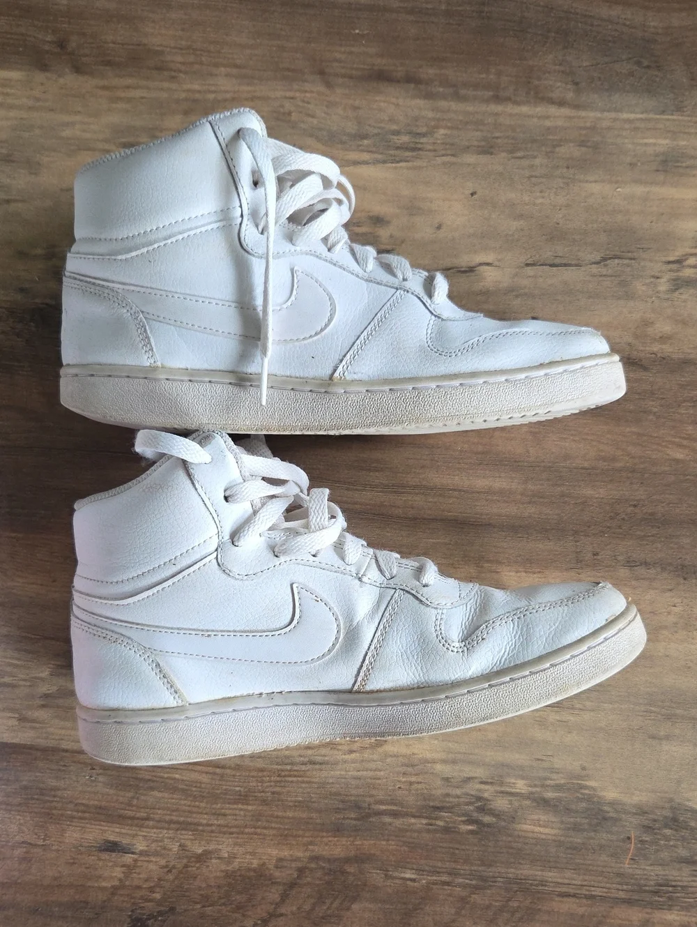 Nike Women's Ebernon Mid Low-Top Sneaker 8.5